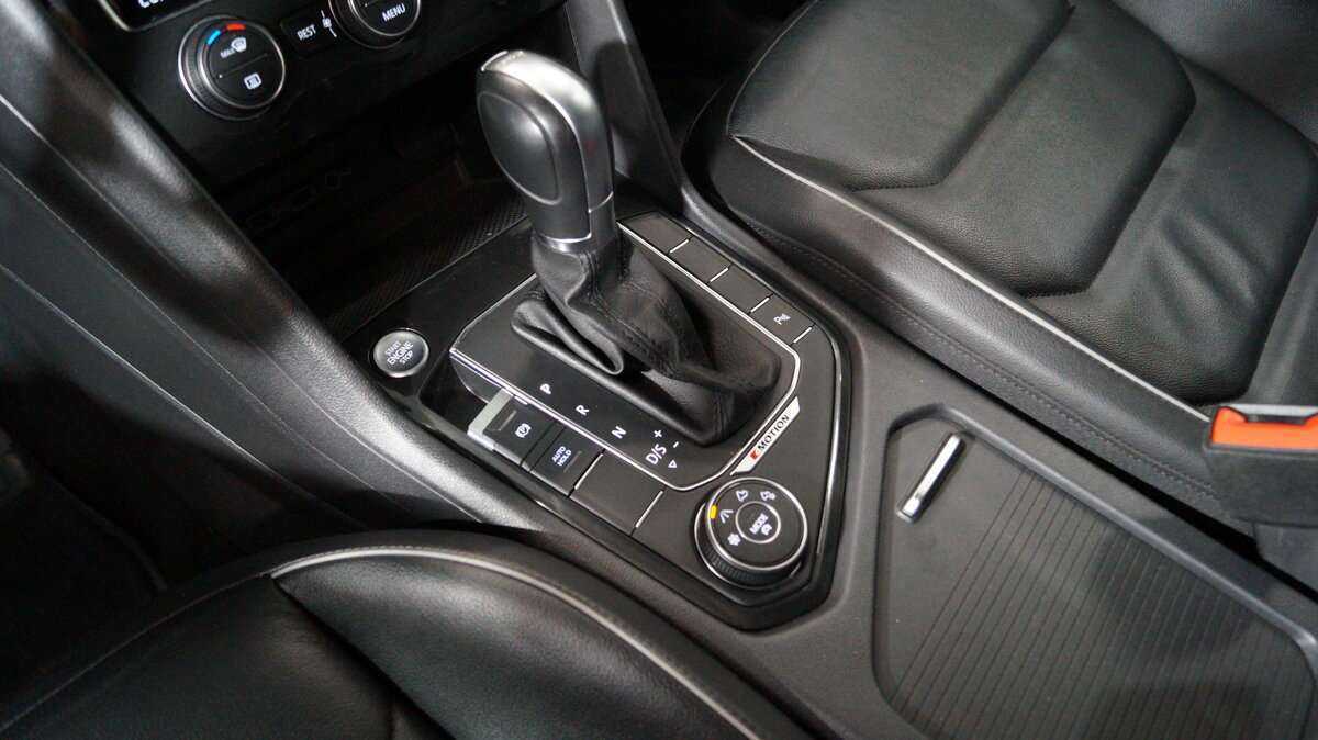 Б/У Фольксваген Тигуан 2018 года. Фото: #17