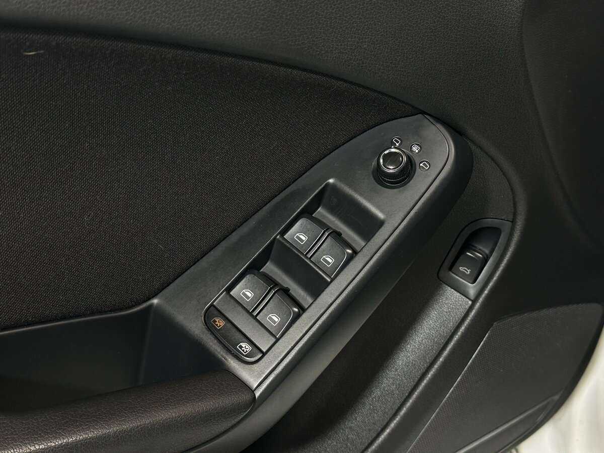 Б/У Ауди А4 2011 года. Фото: #13