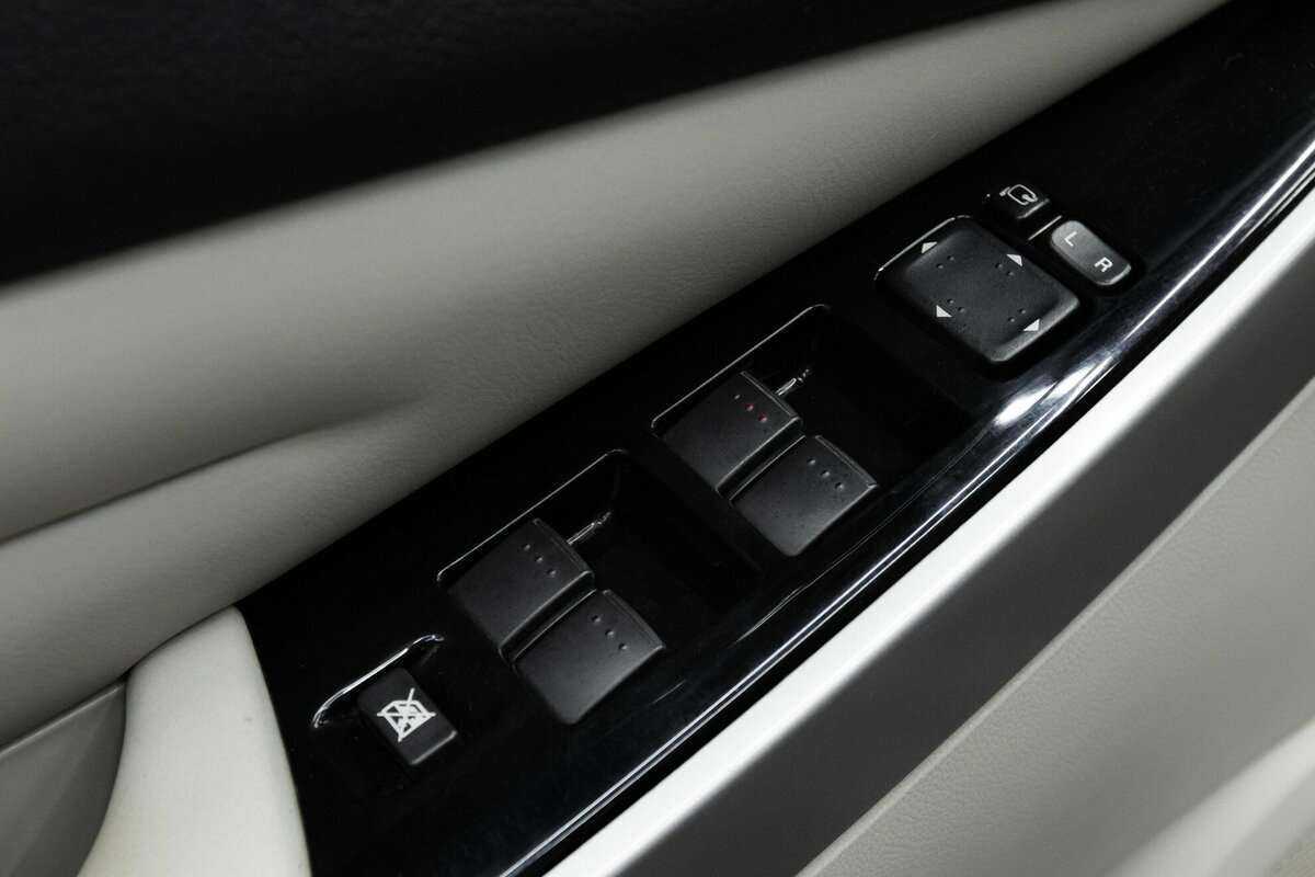 Б/У Мазда Ц-Икс-7 2011 года. Фото: #6