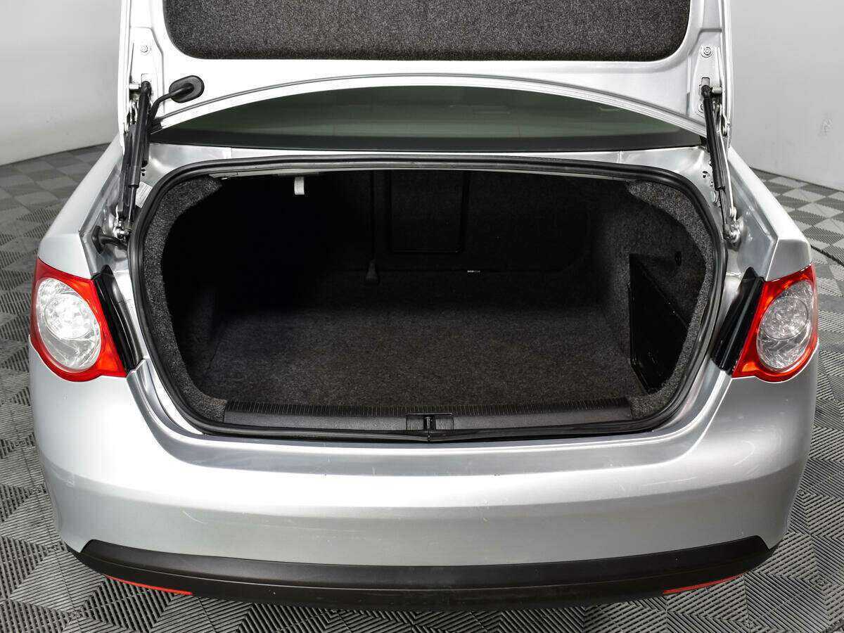 Б/У Фольксваген Джетта 2010 года. Фото: #14