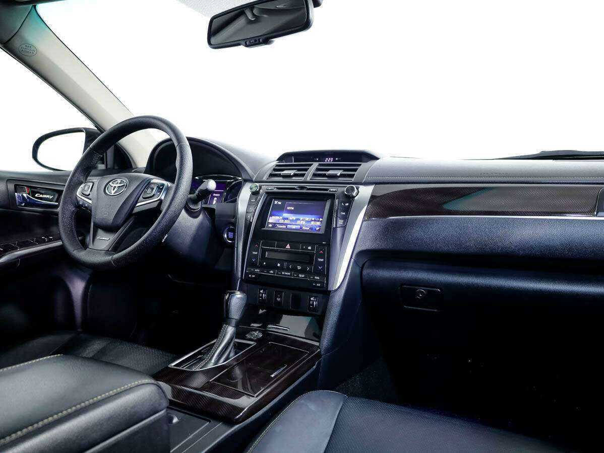 Б/У Тойота Камри 2016 года. Фото: #7