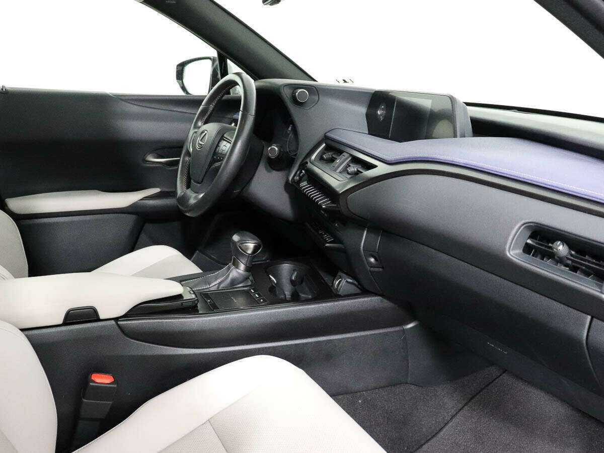 Б/У Лексус У-Икс 2019 года. Фото: #5