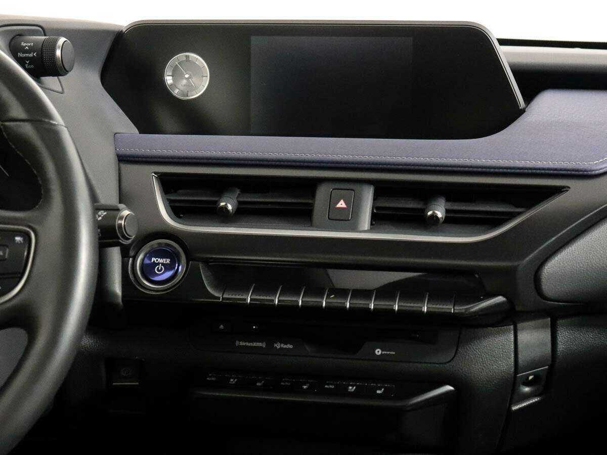 Б/У Лексус У-Икс 2019 года. Фото: #14