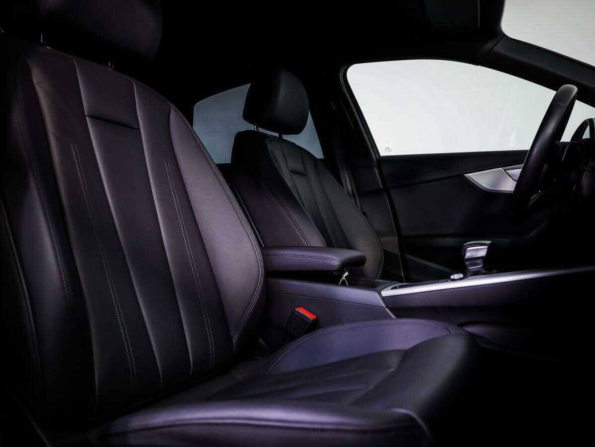 Б/У Ауди А4 2021 года. Фото: #10