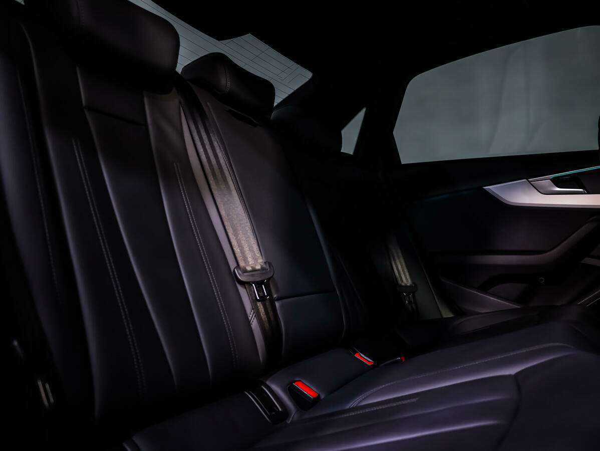 Б/У Ауди А4 2021 года. Фото: #11