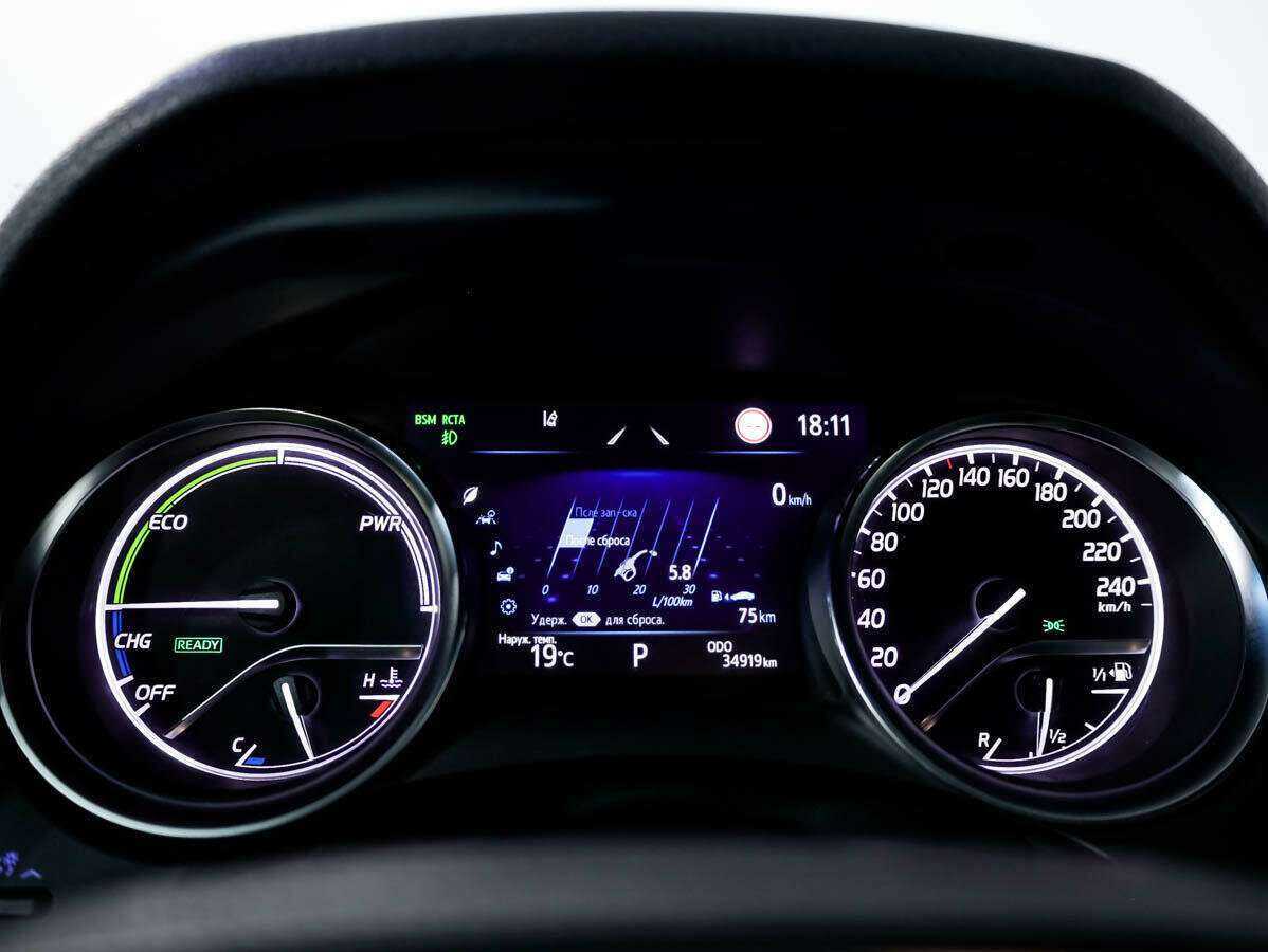 Б/У Тойота Камри 2021 года. Фото: #9