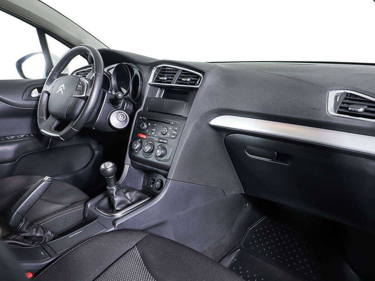 Б/У Ситроен Ц4 2015 года. Фото: #8