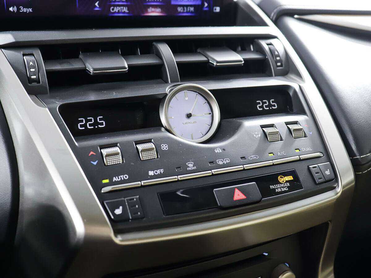 Б/У Лексус Н-Икс 2017 года. Фото: #22