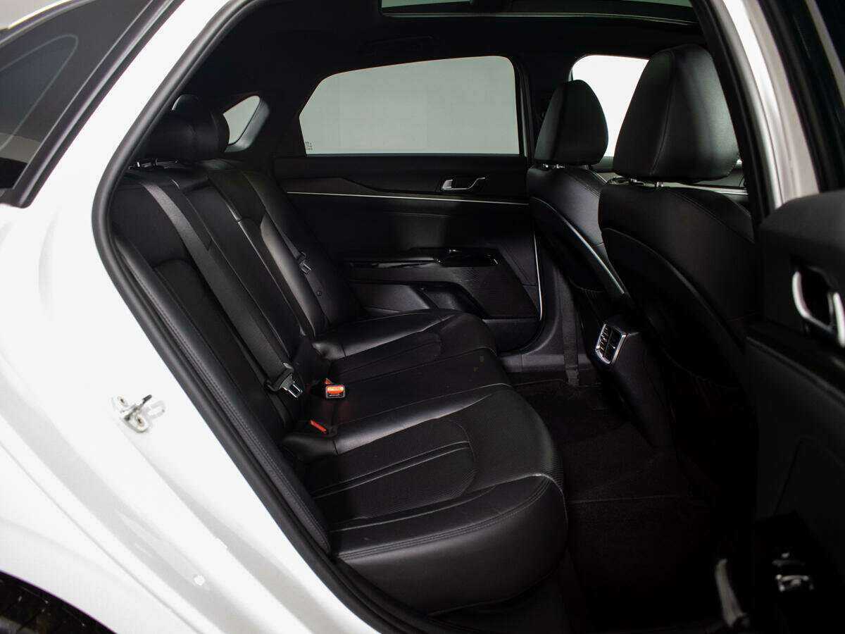 Б/У Киа К5 2021 года. Фото: #7