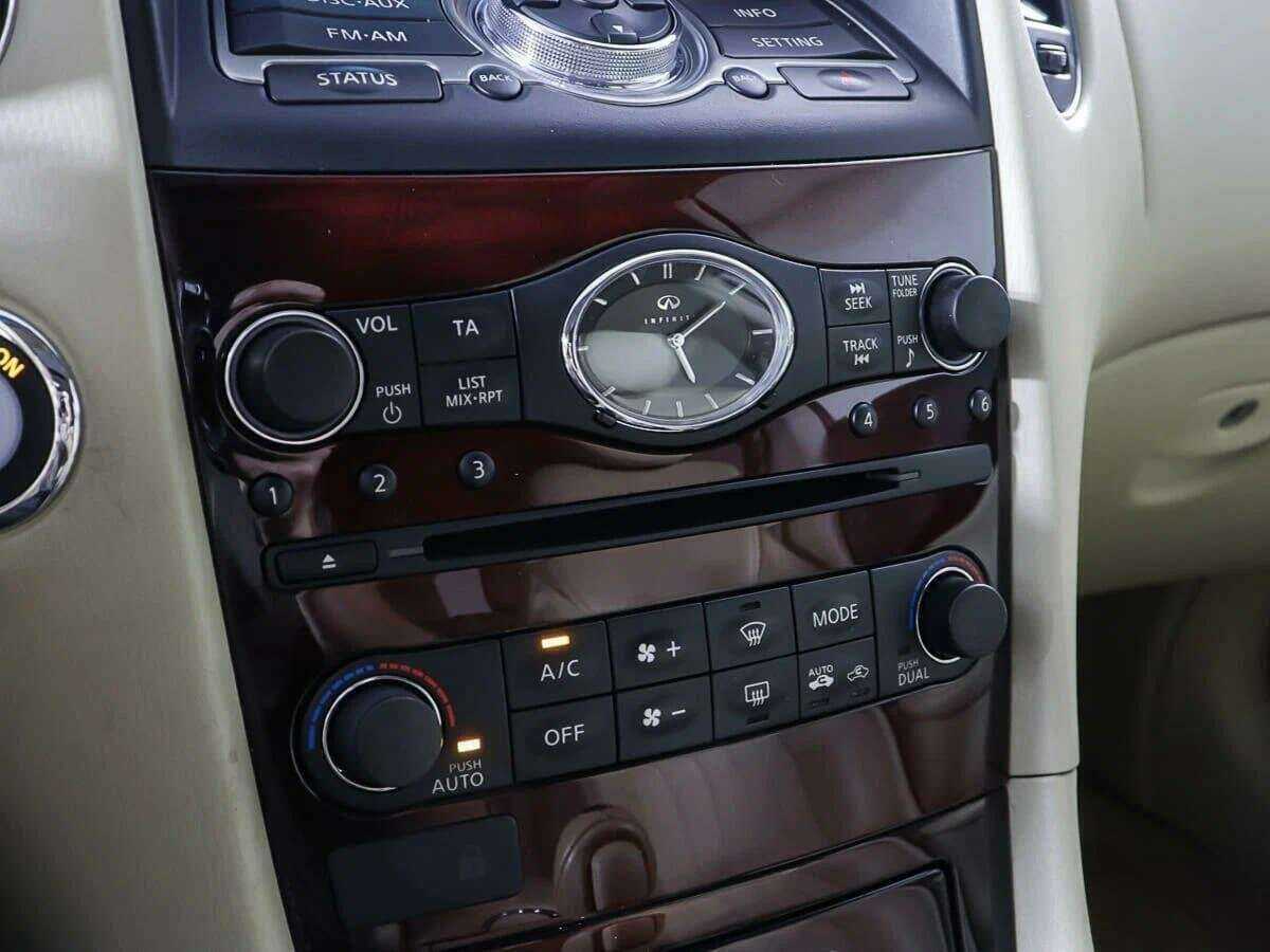 Б/У Инфинити К-Икс50 2015 года. Фото: #19