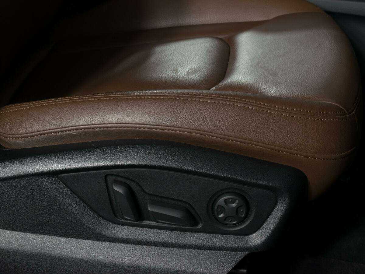 Б/У Ауди К7 2016 года. Фото: #12