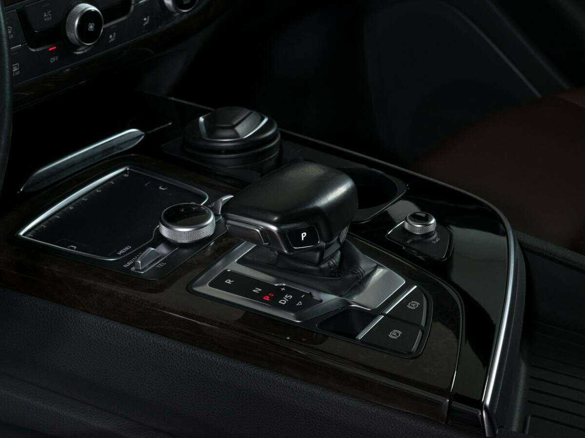 Б/У Ауди К7 2016 года. Фото: #16