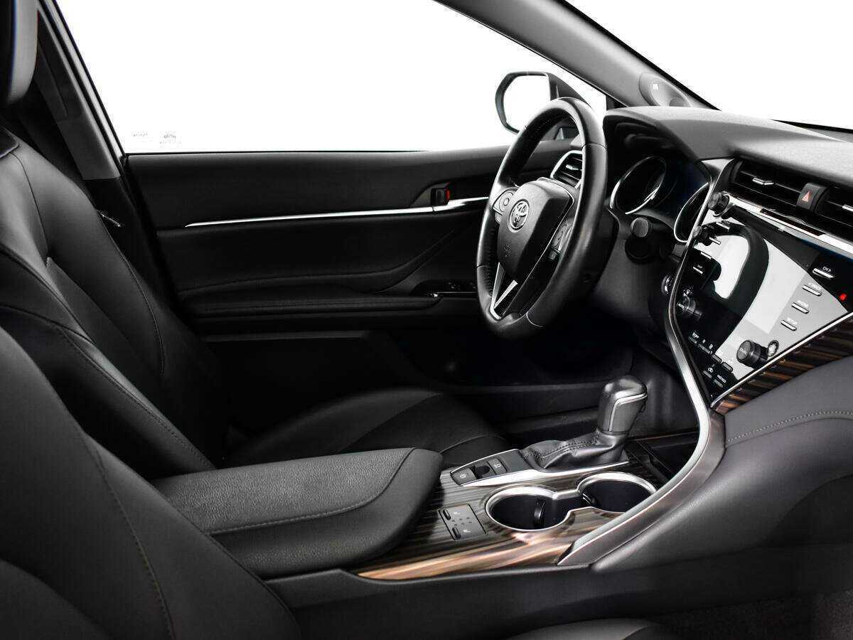 Б/У Тойота Камри 2020 года. Фото: #8