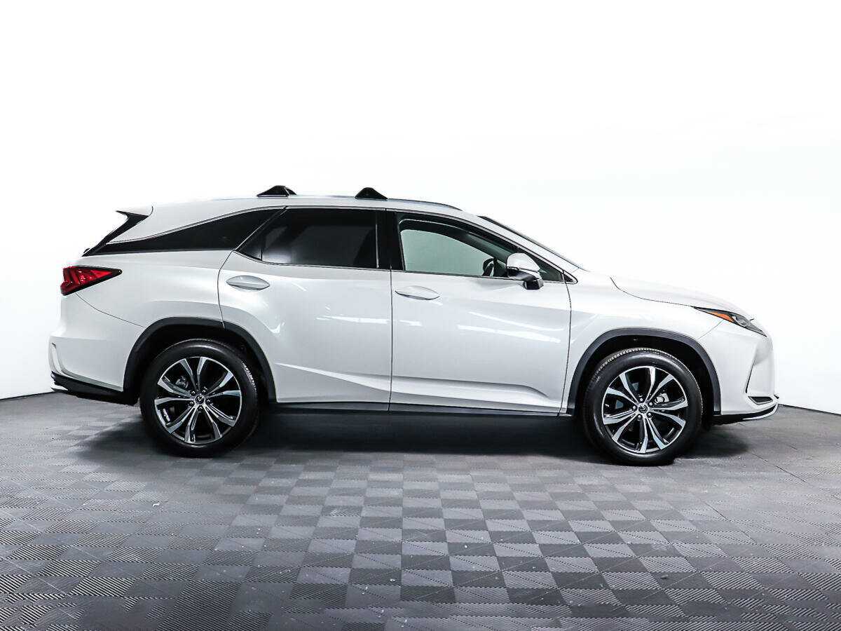 Б/У Лексус Р-Икс 2019 года. Фото: #1