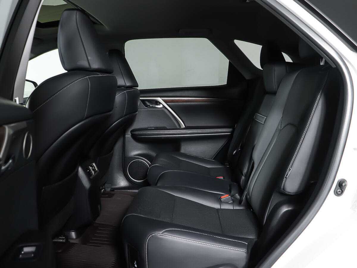 Б/У Лексус Р-Икс 2019 года. Фото: #5