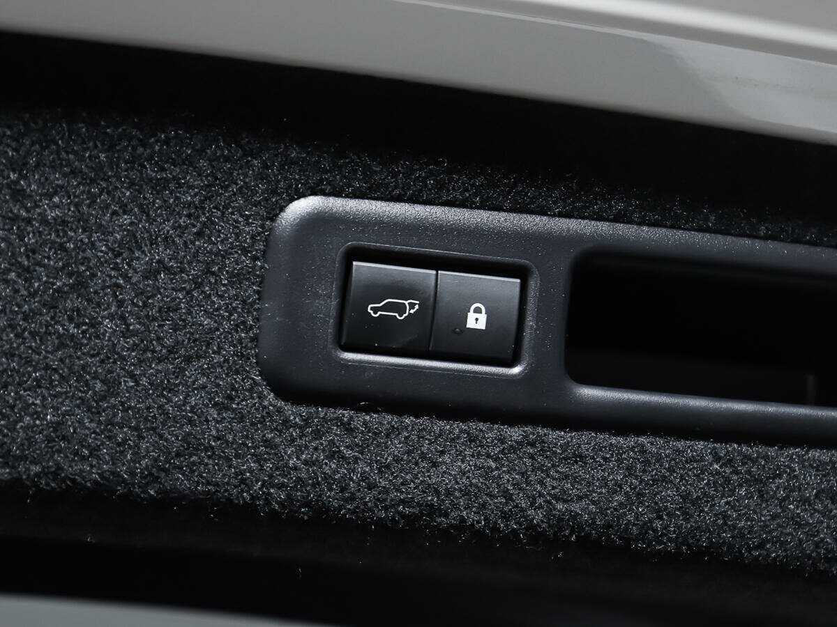 Б/У Лексус Р-Икс 2019 года. Фото: #12