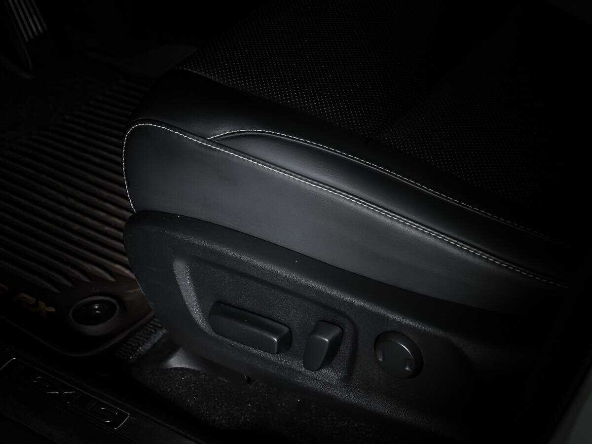 Б/У Лексус Р-Икс 2019 года. Фото: #14