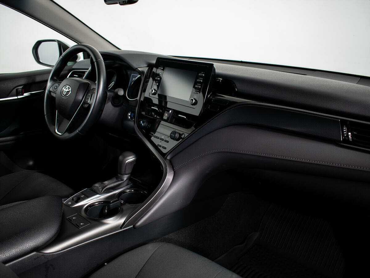 Б/У Тойота Камри 2021 года. Фото: #5