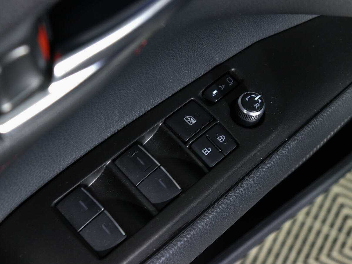 Б/У Тойота Камри 2021 года. Фото: #12