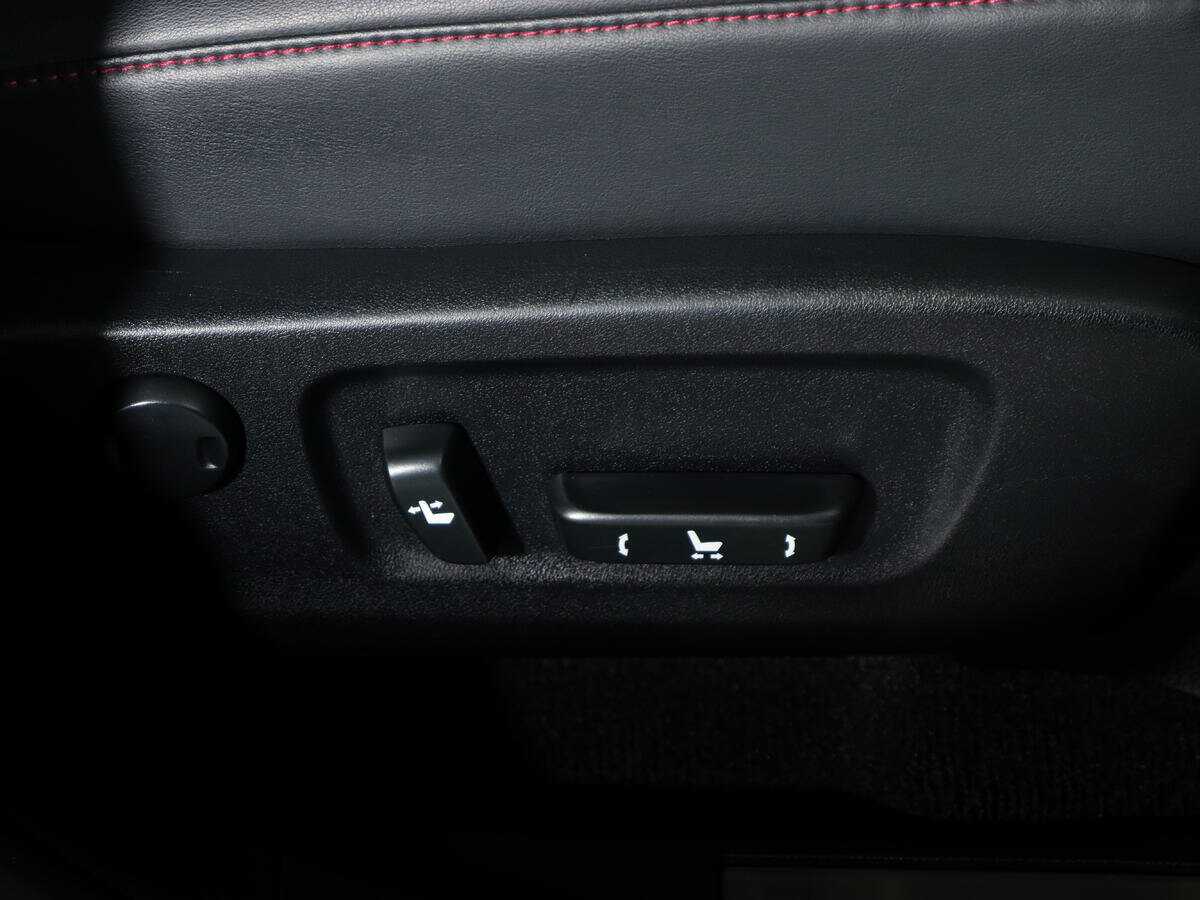 Б/У Лексус Р-Икс 2018 года. Фото: #12