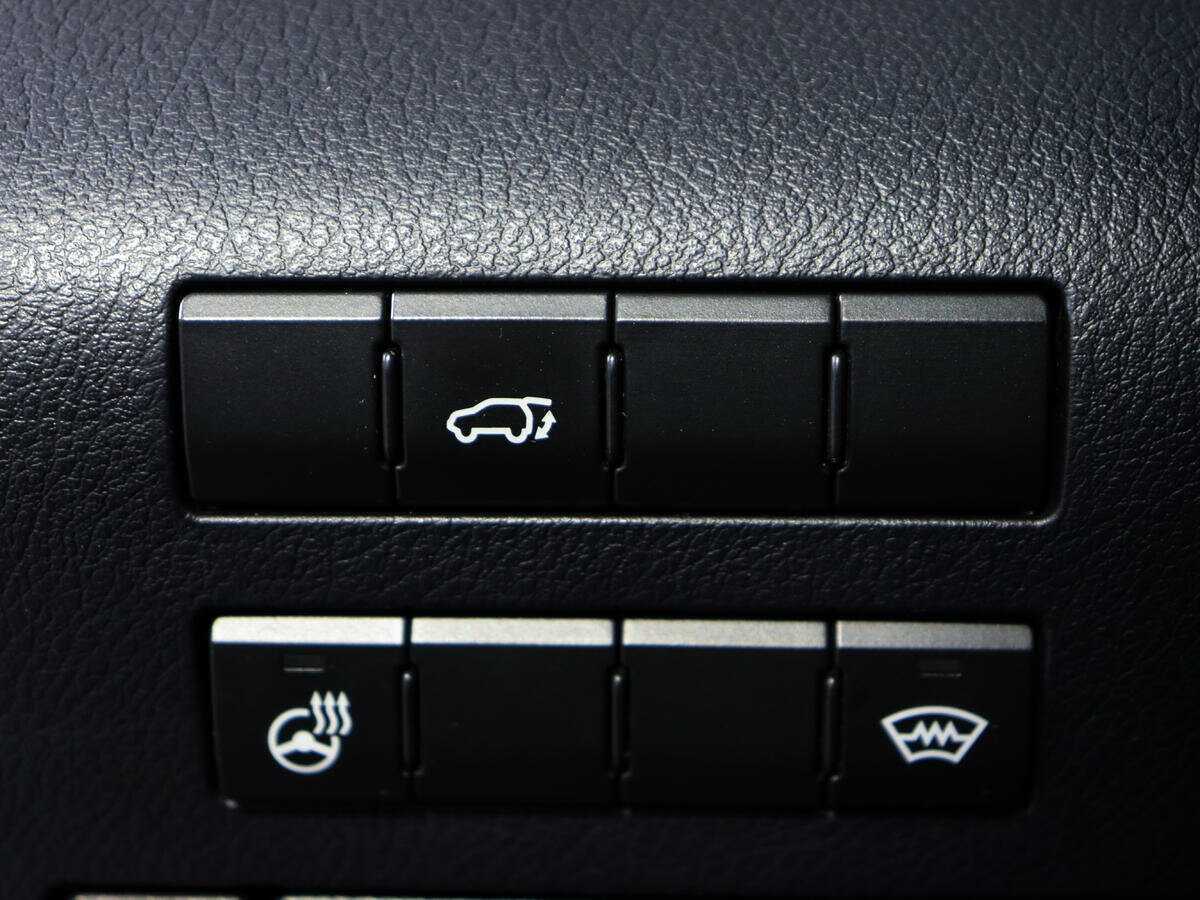 Б/У Лексус Р-Икс 2018 года. Фото: #18