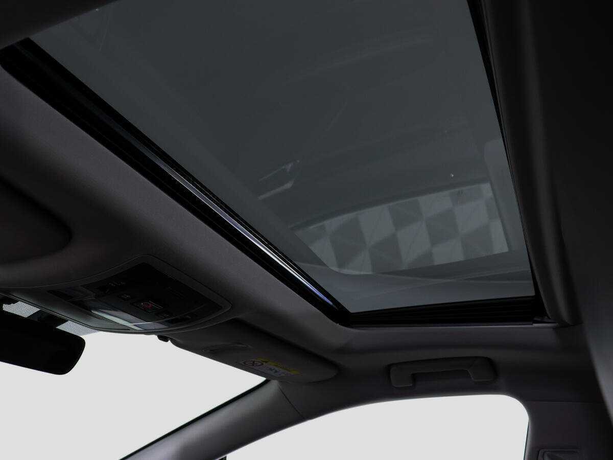 Б/У Лексус Р-Икс 2018 года. Фото: #24