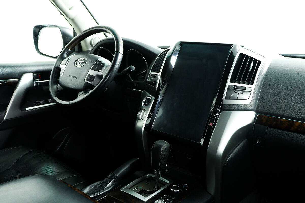 Б/У Тойота Лэнд Крузер 2013 года. Фото: #6