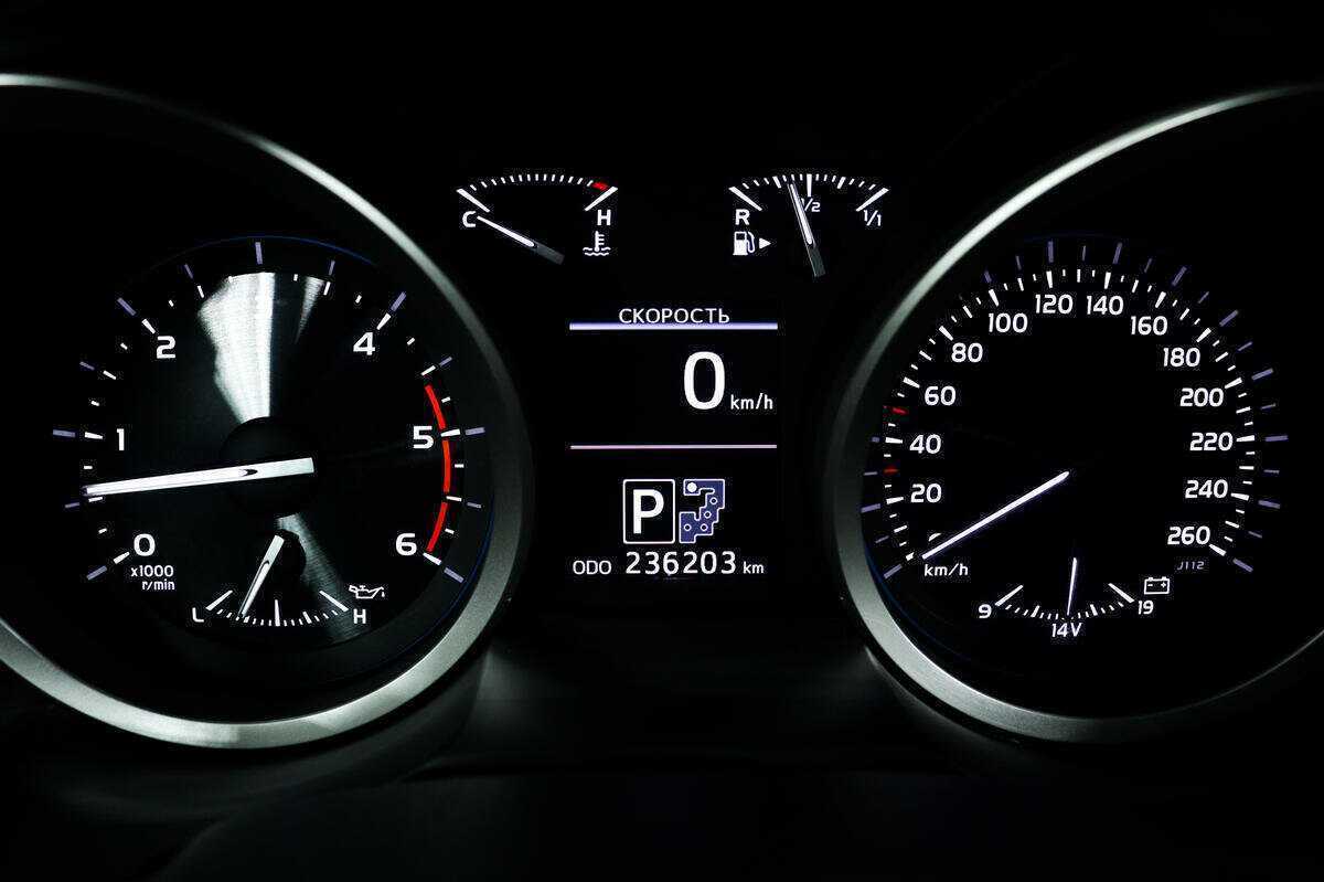 Б/У Тойота Лэнд Крузер 2013 года. Фото: #7