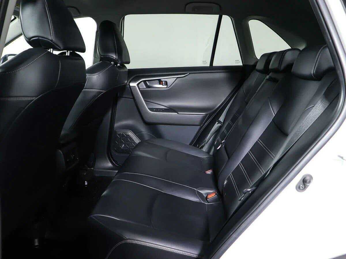 Б/У Тойота Рав4 2021 года. Фото: #13