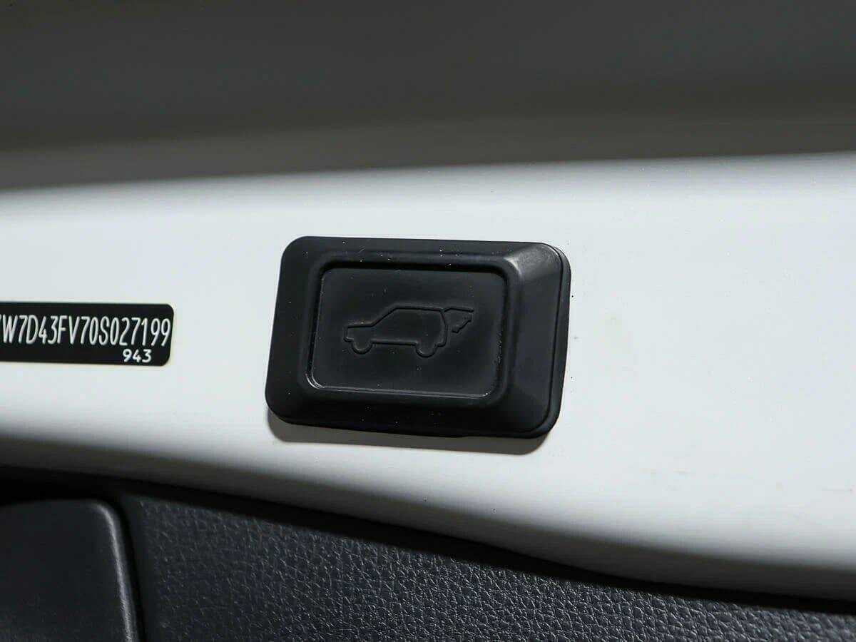 Б/У Тойота Рав4 2021 года. Фото: #17