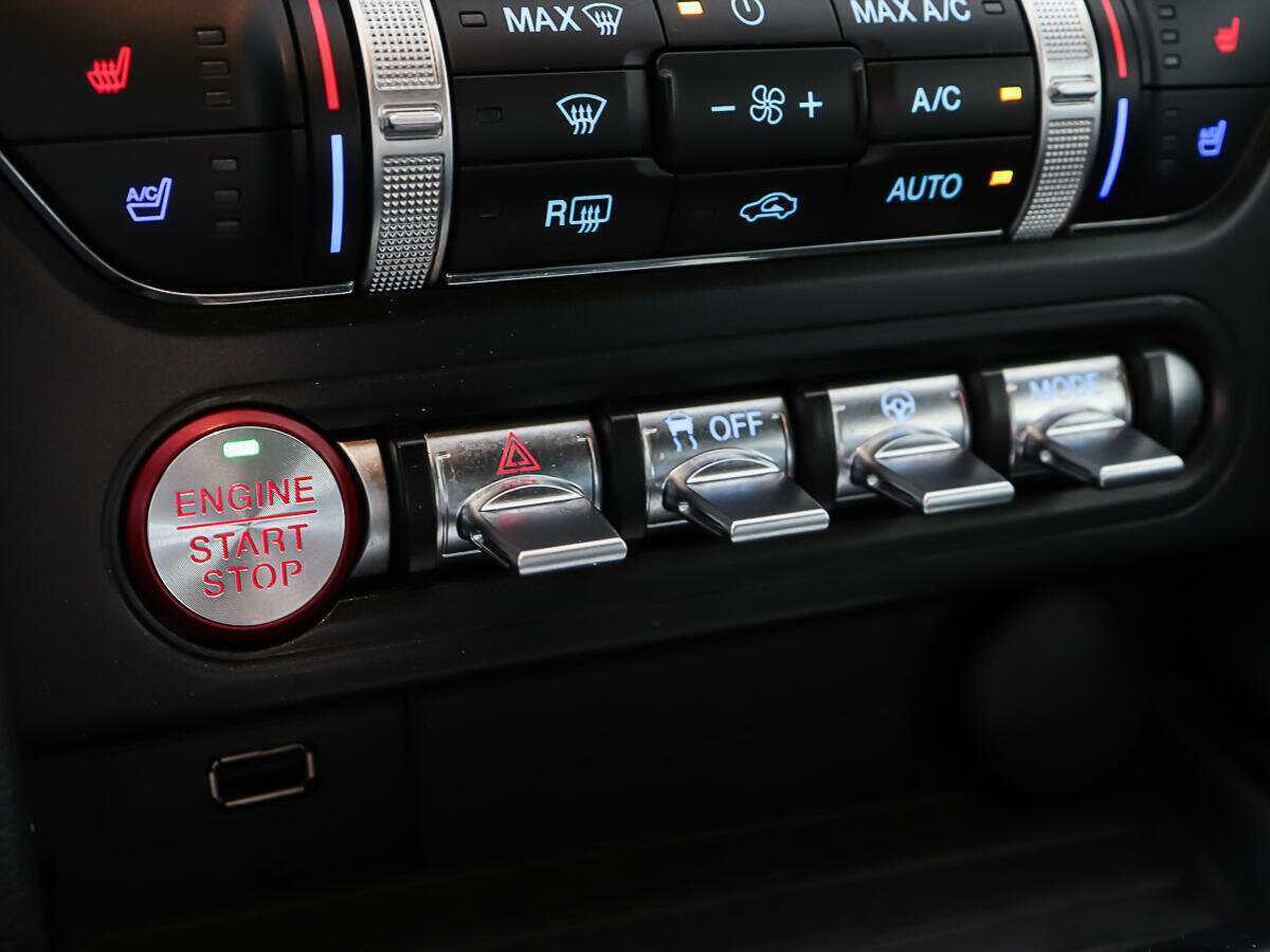 Б/У Форд Мустанг 2020 года. Фото: #19