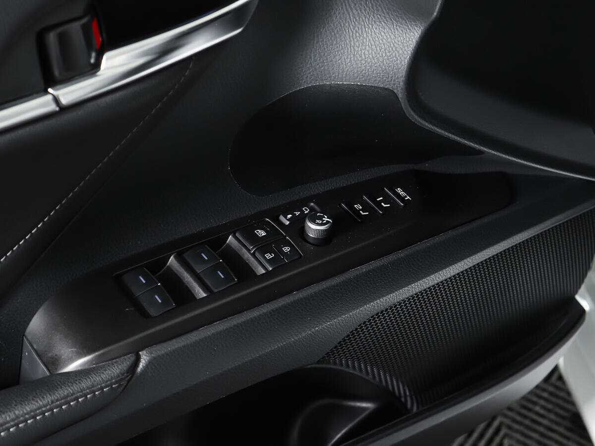 Б/У Тойота Камри 2022 года. Фото: #17