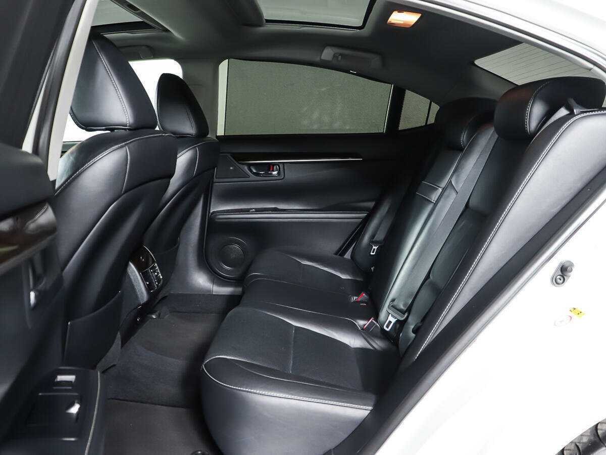 Б/У Лексус ЕС 2014 года. Фото: #9