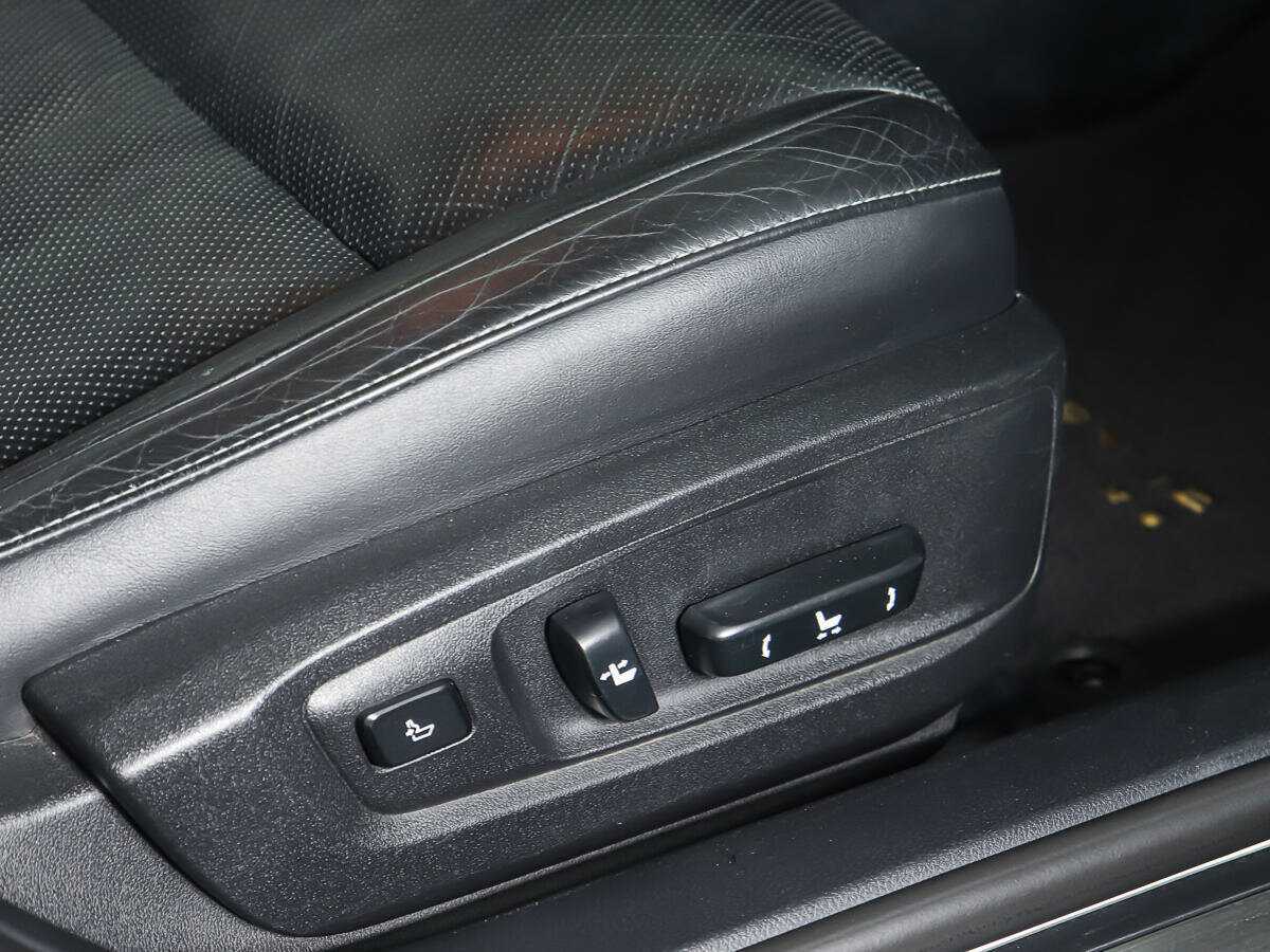 Б/У Лексус ЕС 2014 года. Фото: #14