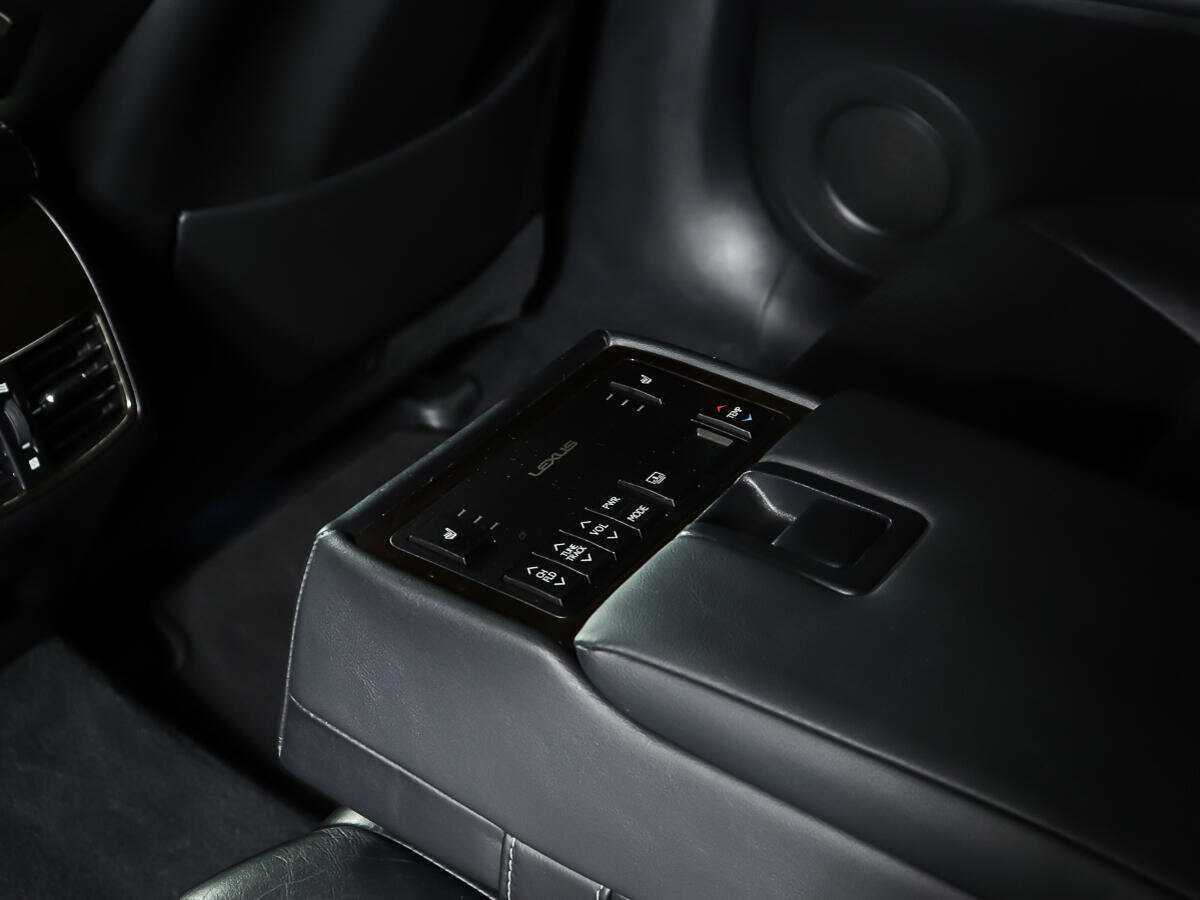 Б/У Лексус ЕС 2014 года. Фото: #18