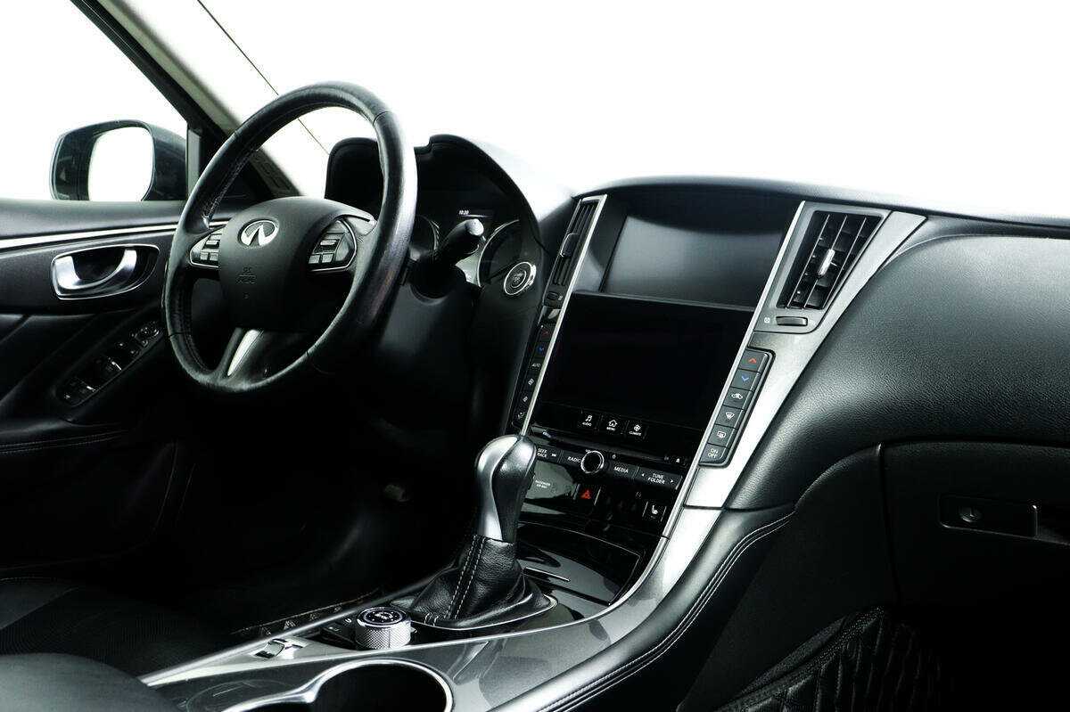 Б/У Инфинити К50 2016 года. Фото: #8