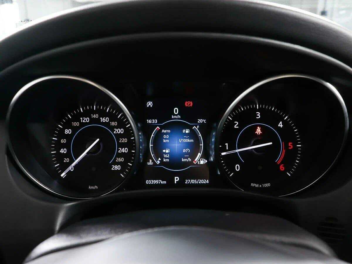 Б/У Ягуар ИксЕ 2018 года. Фото: #9