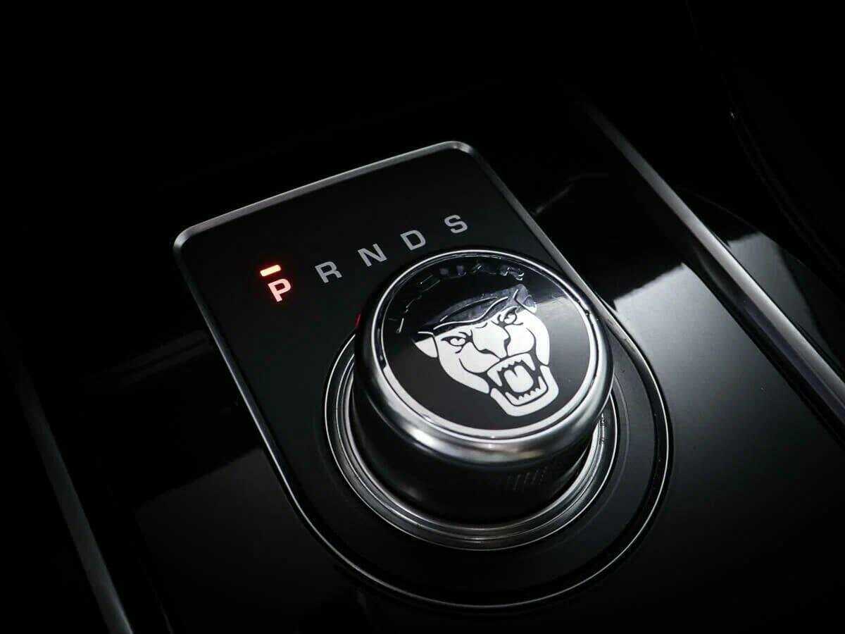 Б/У Ягуар ИксЕ 2018 года. Фото: #21