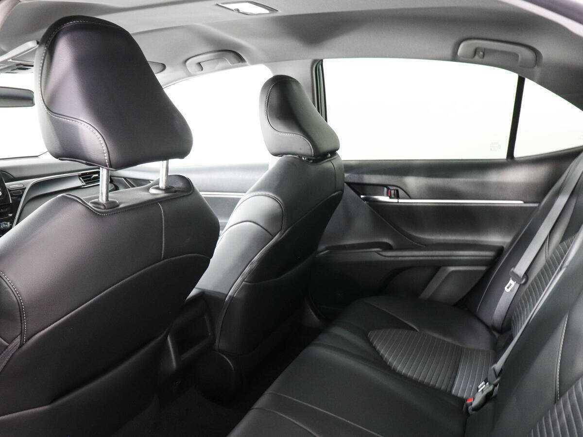 Б/У Тойота Камри 2022 года. Фото: #11