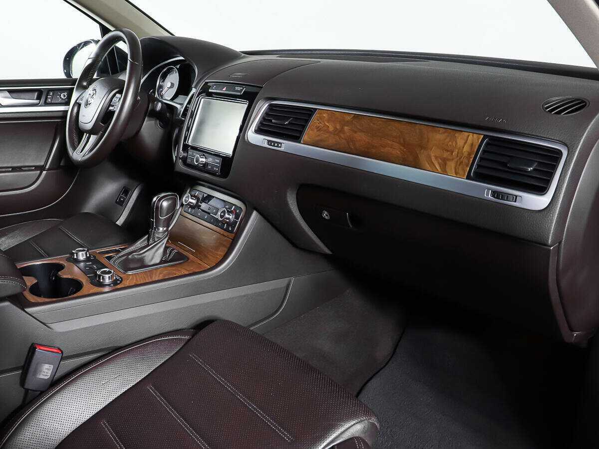 Б/У Фольксваген Туарег 2013 года. Фото: #8