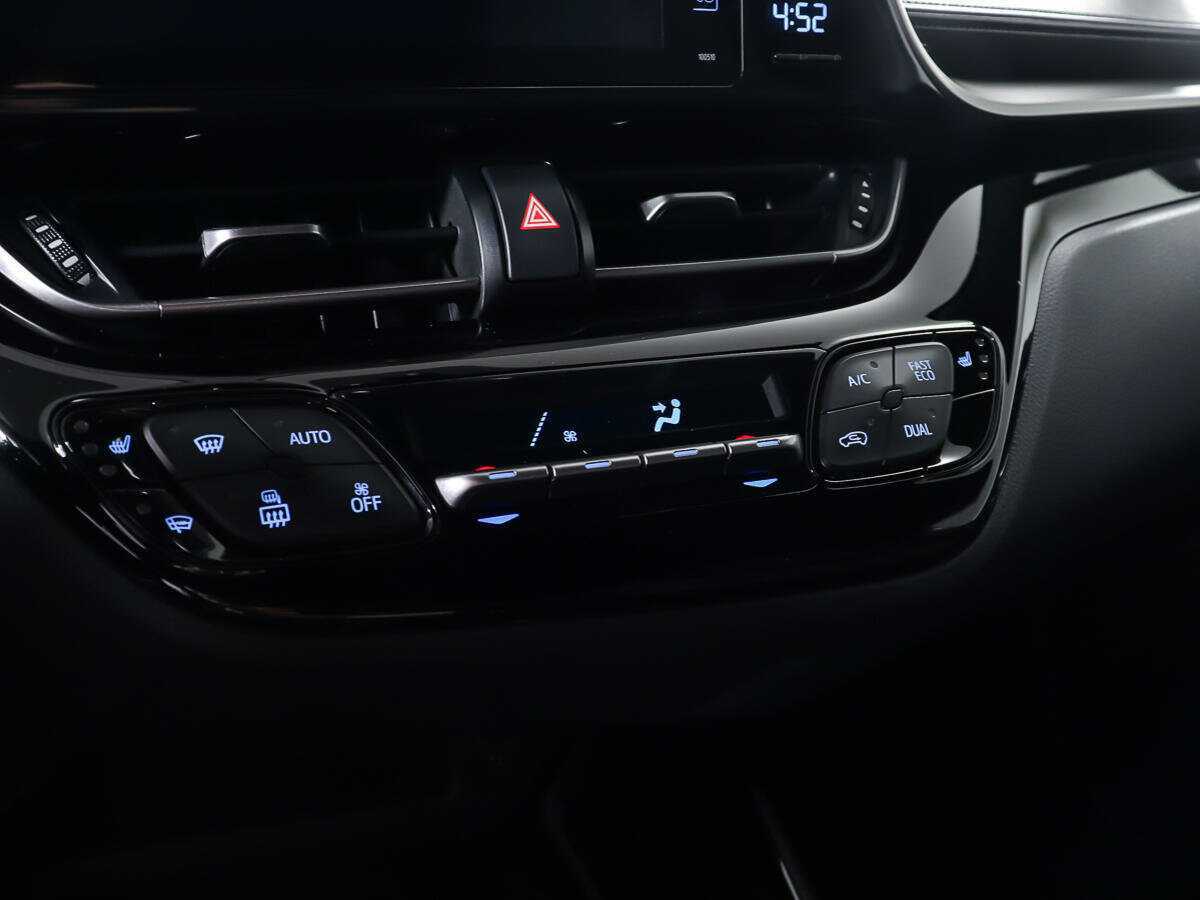 Б/У Тойота Ц-ШР 2019 года. Фото: #12