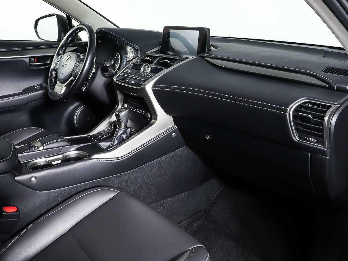 Б/У Лексус Н-Икс 2018 года. Фото: #8