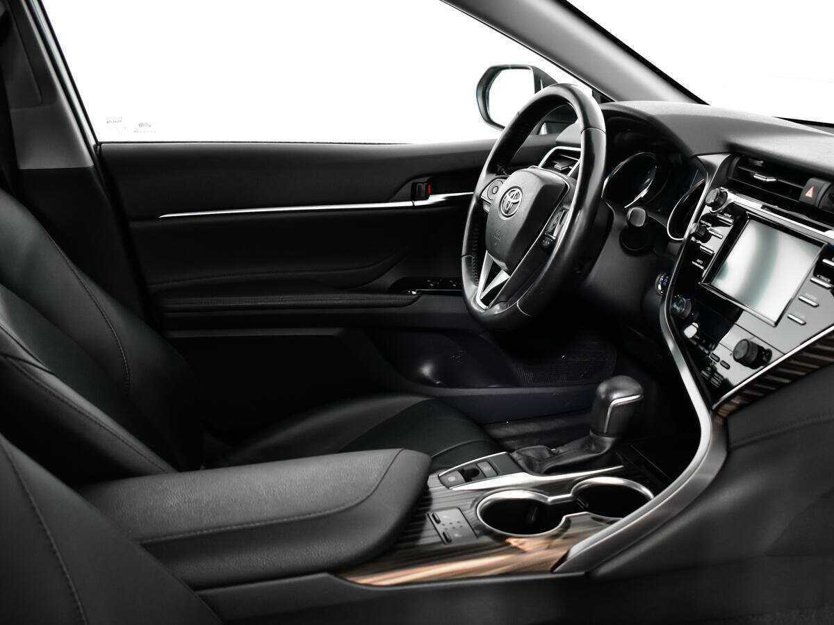 Б/У Тойота Камри 2020 года. Фото: #8