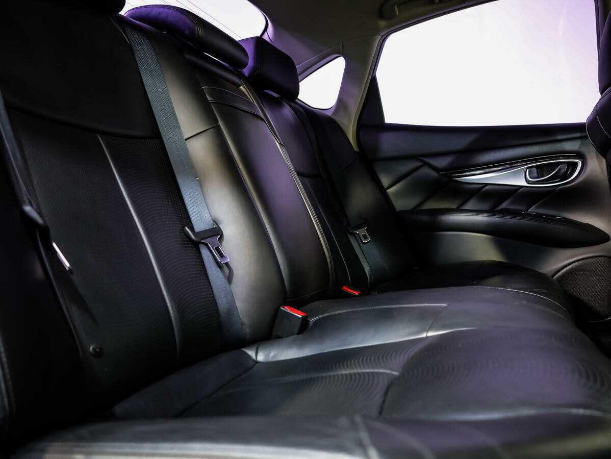 Б/У Инфинити М 2012 года. Фото: #11