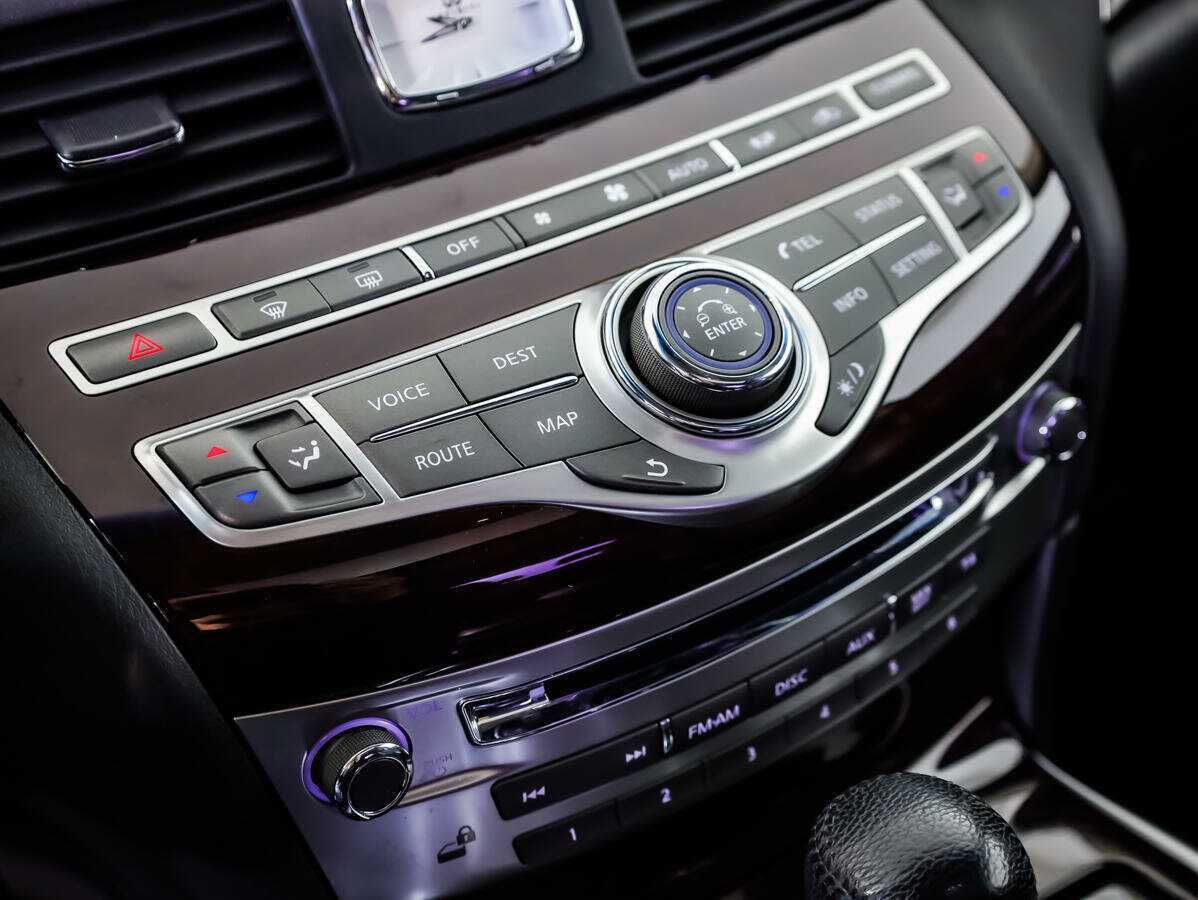 Б/У Инфинити М 2012 года. Фото: #13