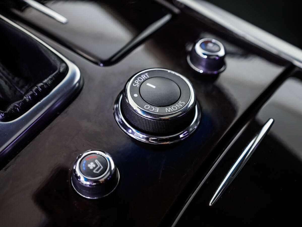 Б/У Инфинити М 2012 года. Фото: #15