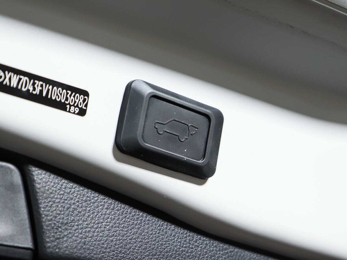 Б/У Тойота Рав4 2021 года. Фото: #17