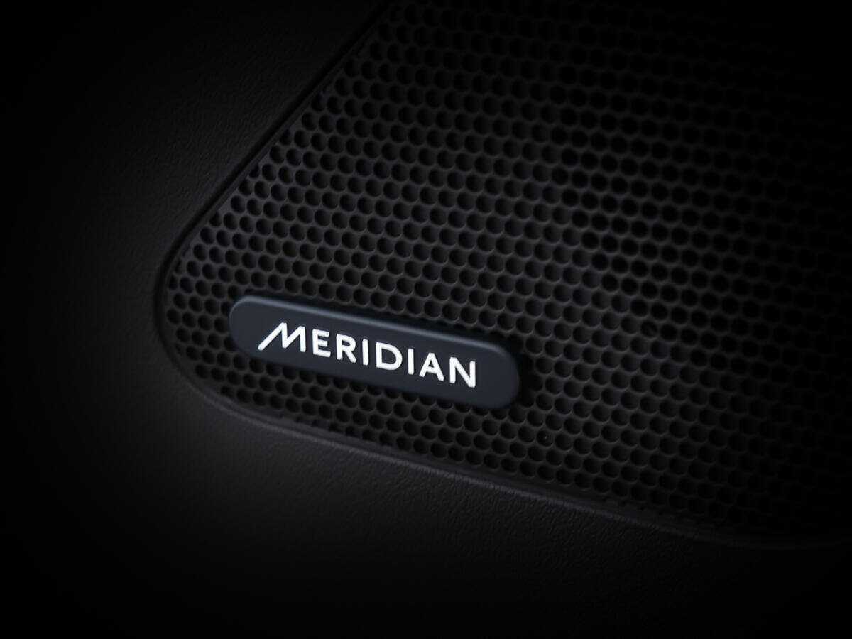 Б/У Ягуар Ф-Пэйс 2016 года. Фото: #24