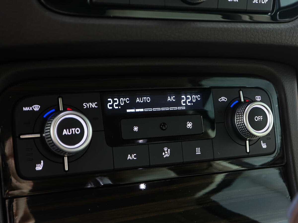 Б/У Фольксваген Туарег 2014 года. Фото: #20