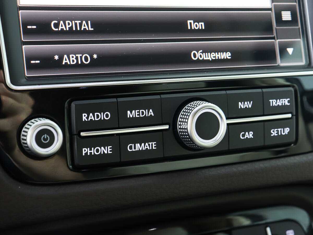 Б/У Фольксваген Туарег 2014 года. Фото: #21